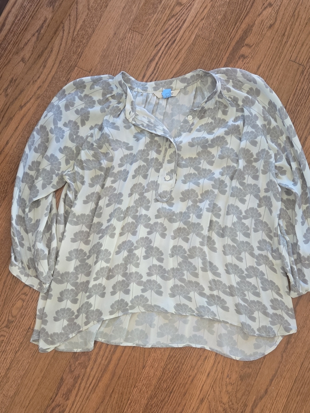 Tucker Classic Blouse In Ivory Lily Pad